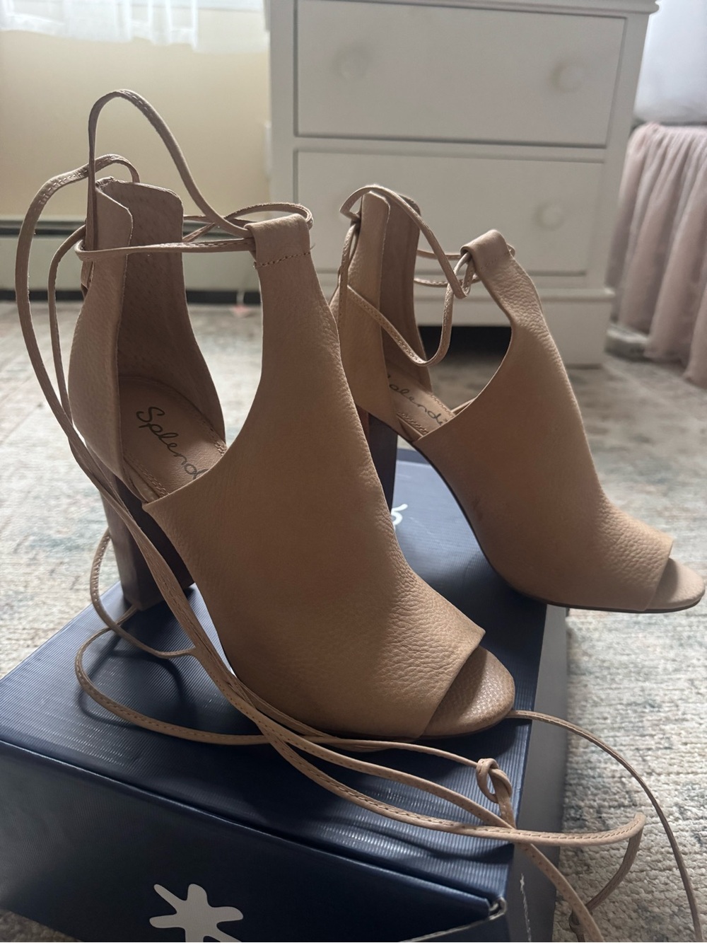 splendid JAYLEN NIB tan/ nude peep toe wrap around tie BOOTIE heels sz 8